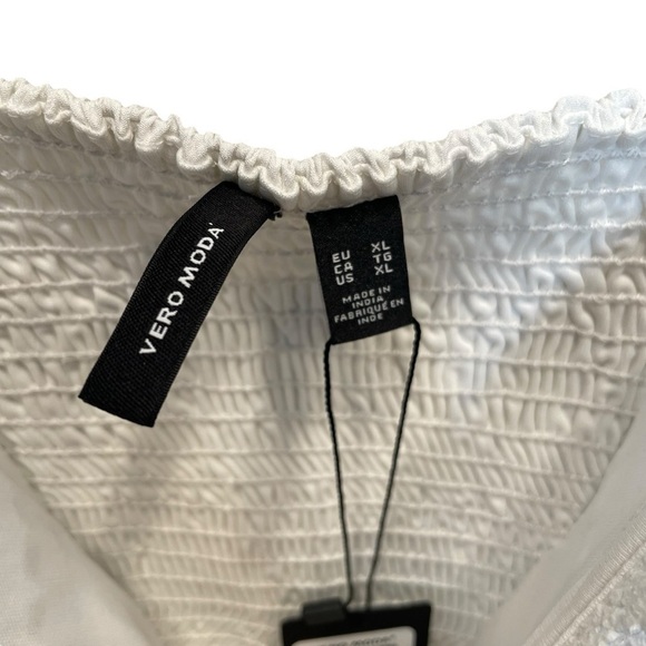 Vero Moda Bina V-Neck Cropped Singlet VIP in Snow White XL New - Picture 4 of 8